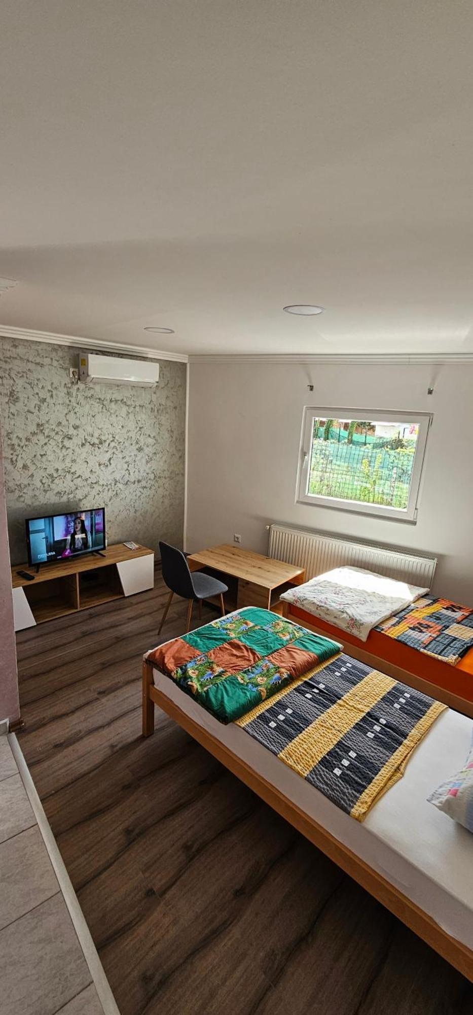 Apartmani Roki ทูซลา ภายนอก รูปภาพ